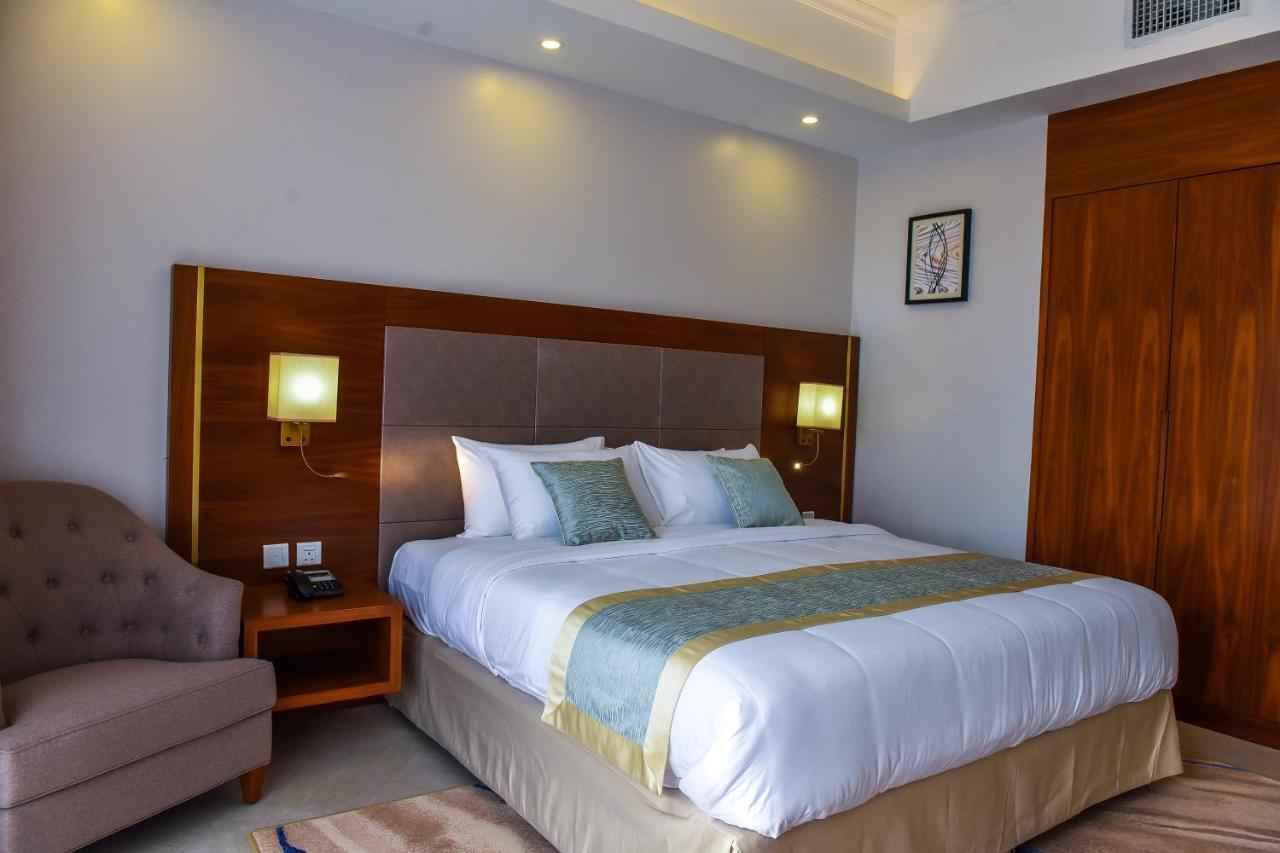 Admas Grand Hotel 恩德培 外观 照片