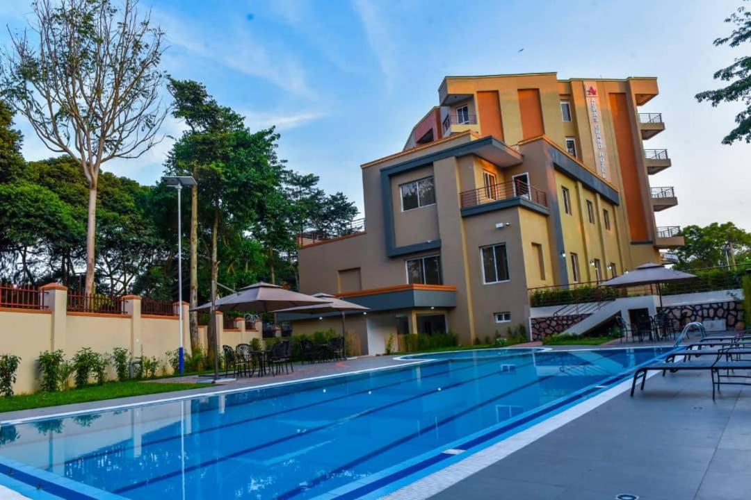 Admas Grand Hotel 恩德培 外观 照片
