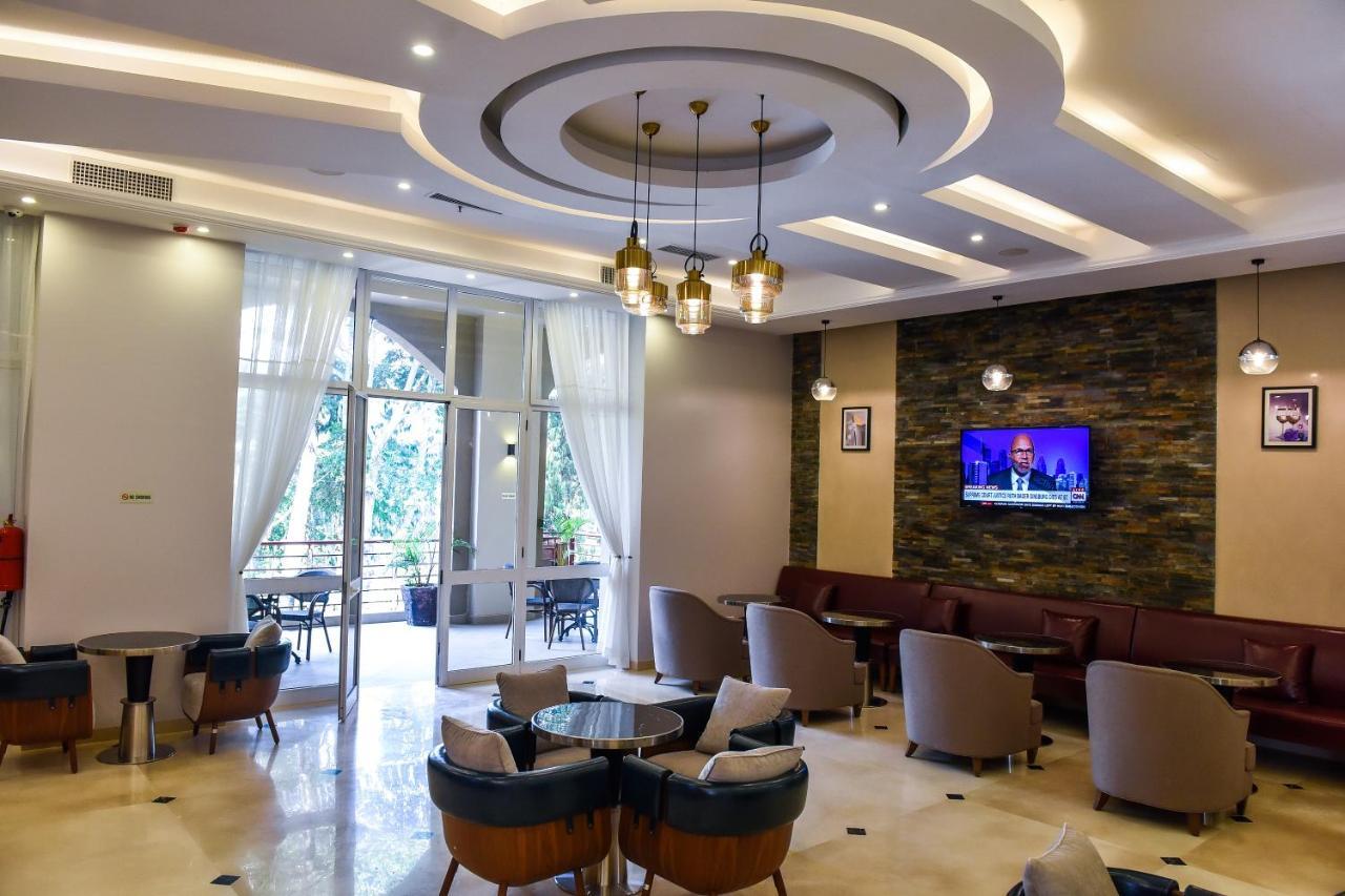 Admas Grand Hotel 恩德培 外观 照片