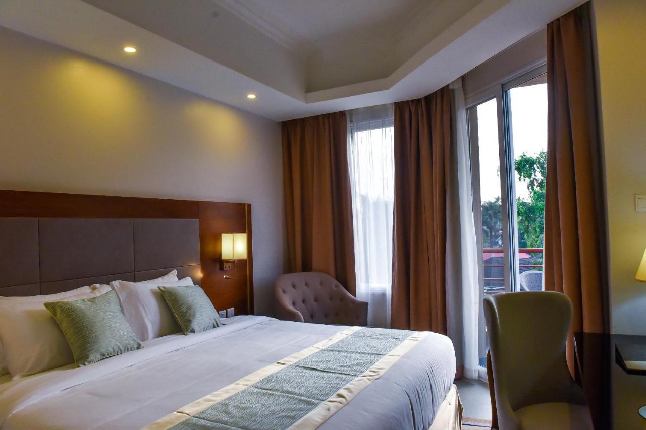 Admas Grand Hotel 恩德培 外观 照片