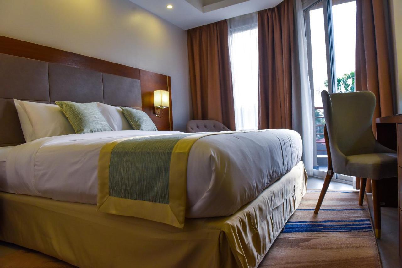 Admas Grand Hotel 恩德培 外观 照片
