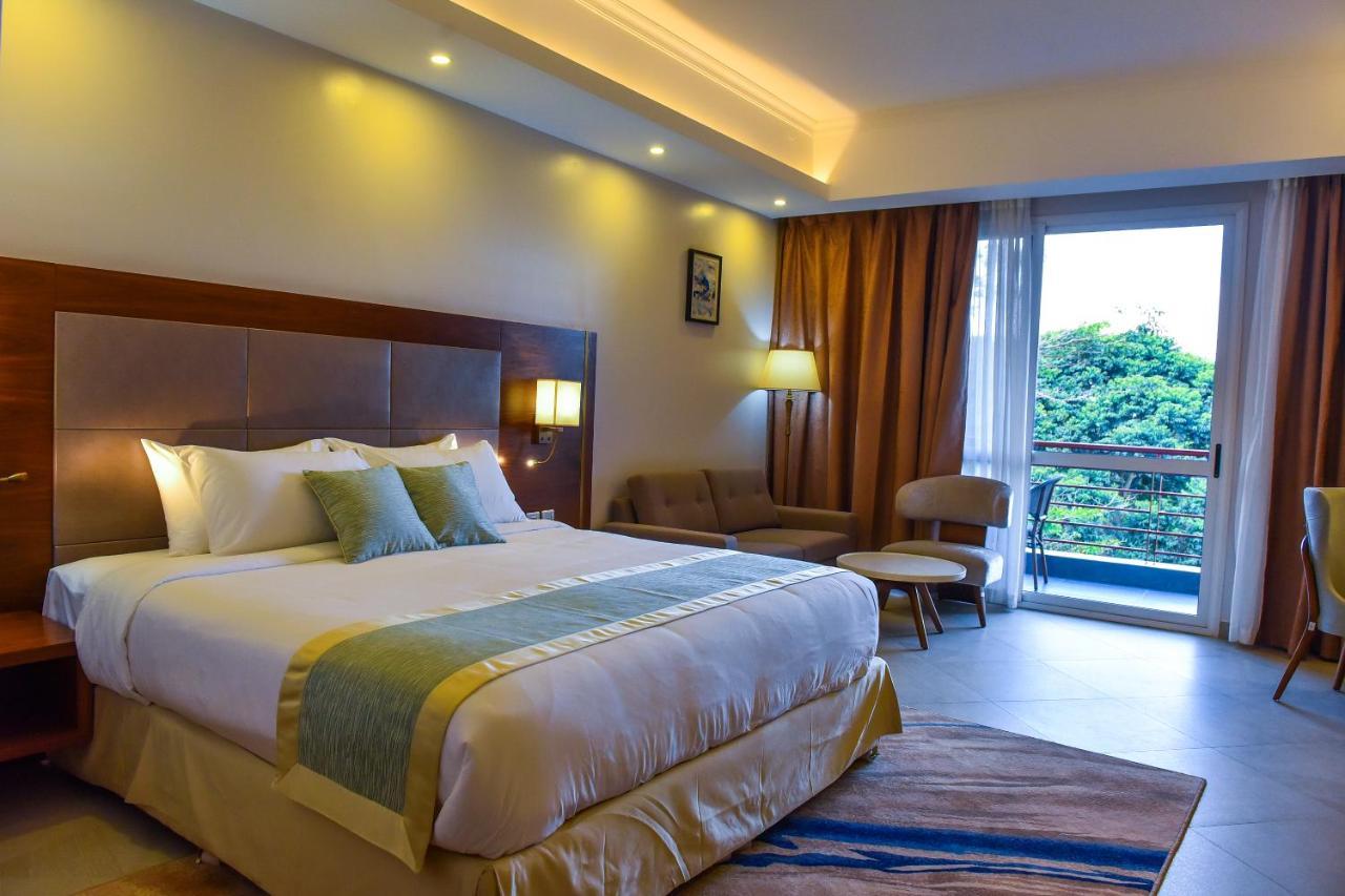 Admas Grand Hotel 恩德培 外观 照片