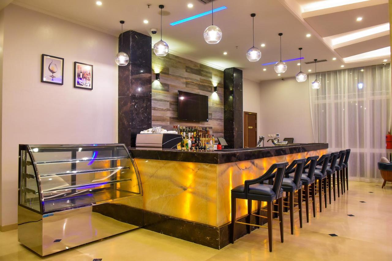 Admas Grand Hotel 恩德培 外观 照片
