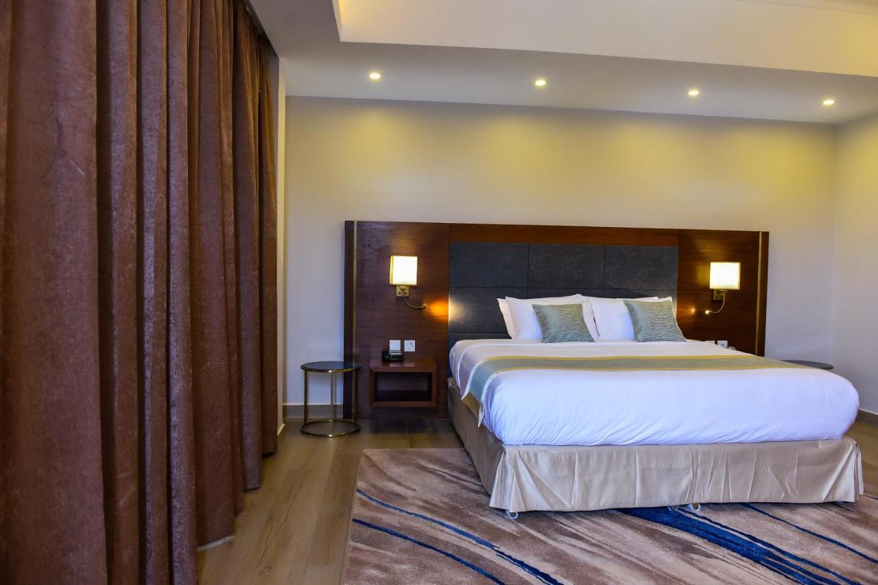 Admas Grand Hotel 恩德培 外观 照片