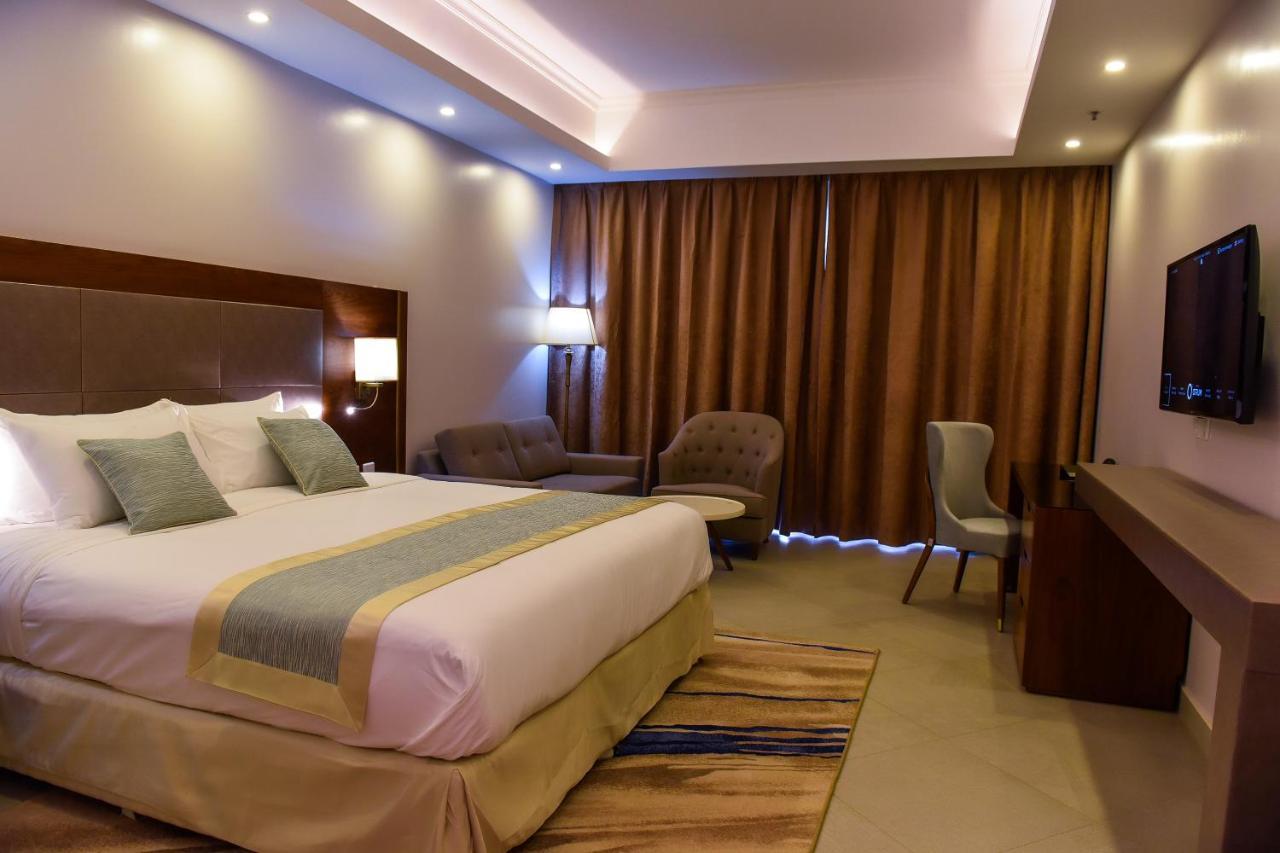 Admas Grand Hotel 恩德培 外观 照片