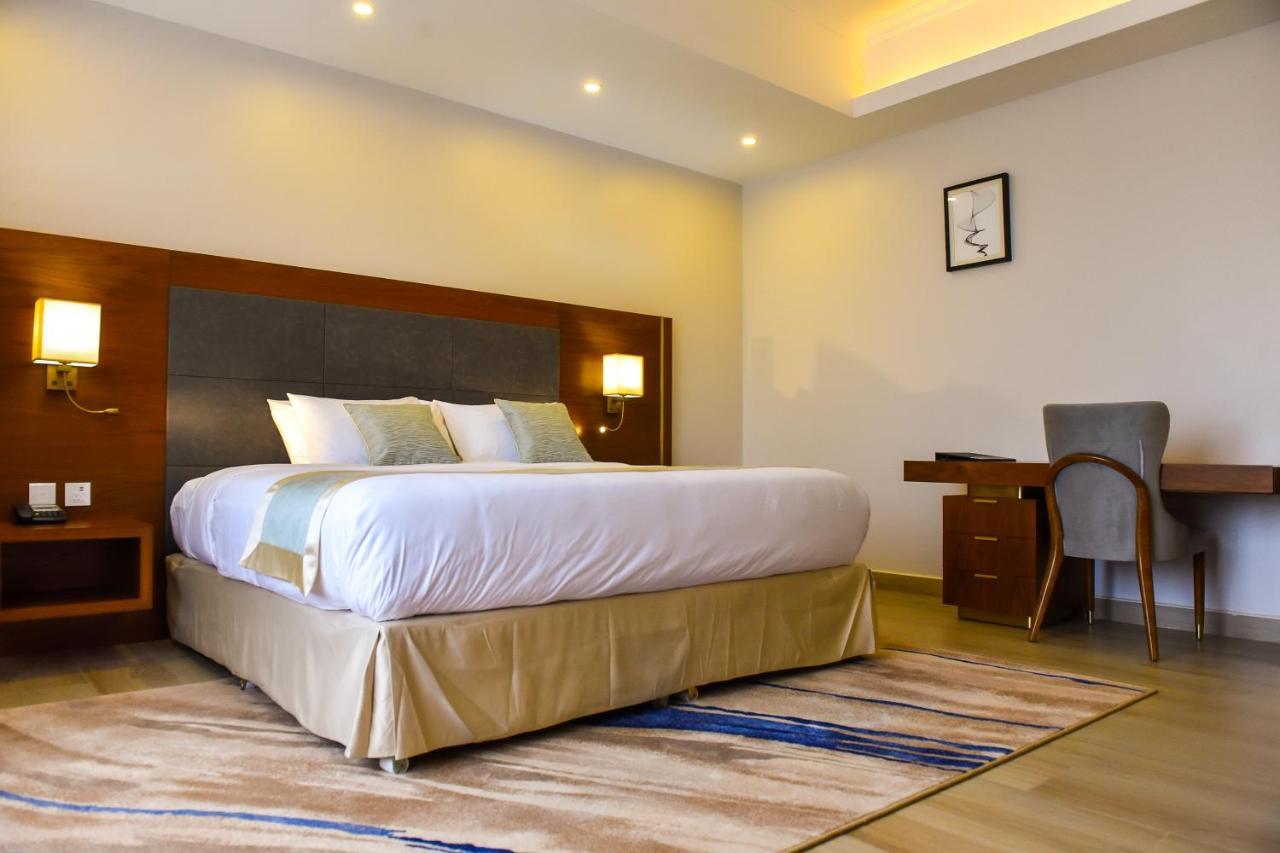 Admas Grand Hotel 恩德培 外观 照片