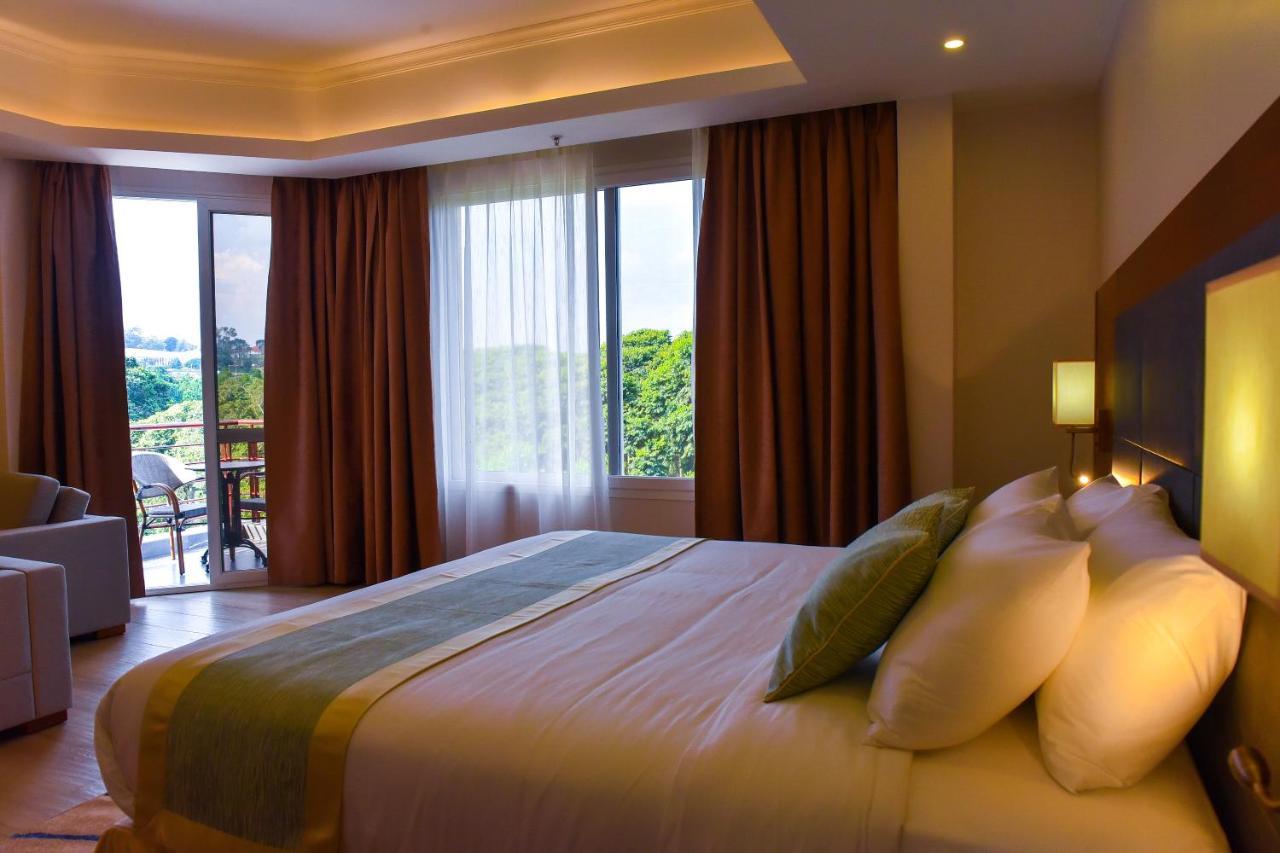Admas Grand Hotel 恩德培 外观 照片