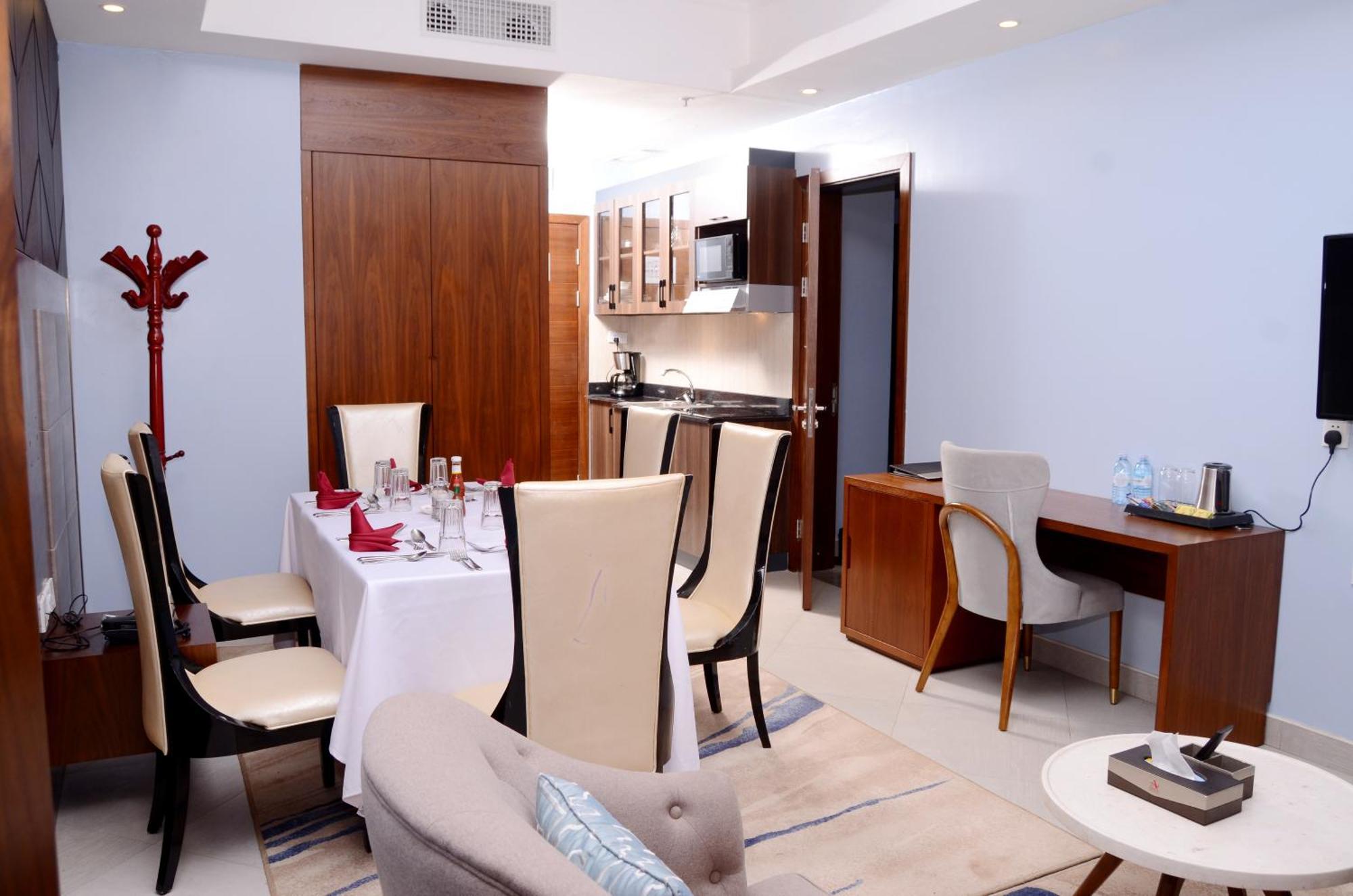 Admas Grand Hotel 恩德培 外观 照片